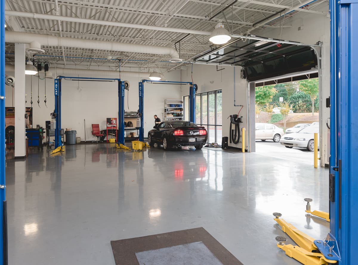 Welcoming customer check-in desk at the Woodstock GA auto repair shop in Towne Lake